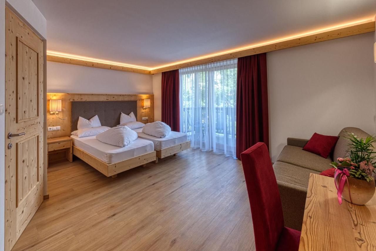 Hotel Rose Villabassa Esterno foto