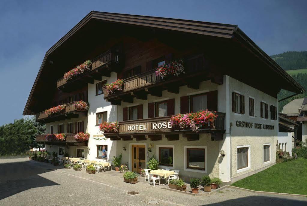 Hotel Rose Villabassa Esterno foto